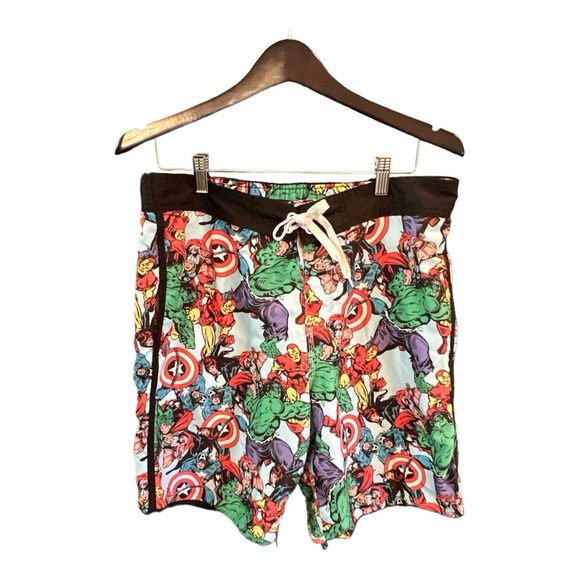 Marvel Men's Lg  Red Blue Board Swim Trunks/Shorts Hulk Spiderman - Picture 1 of 4